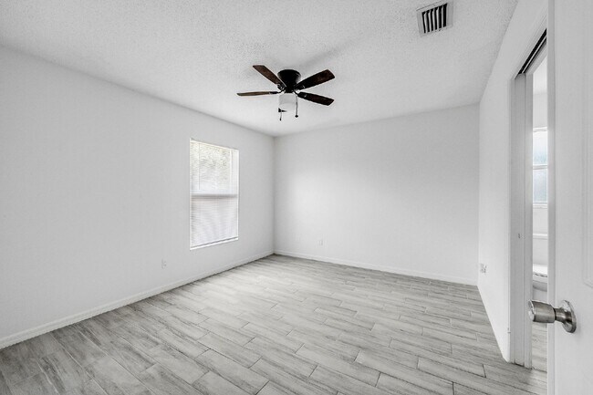 Building Photo - Charming 3-Bed, 2-Bath Home in Palm Bay