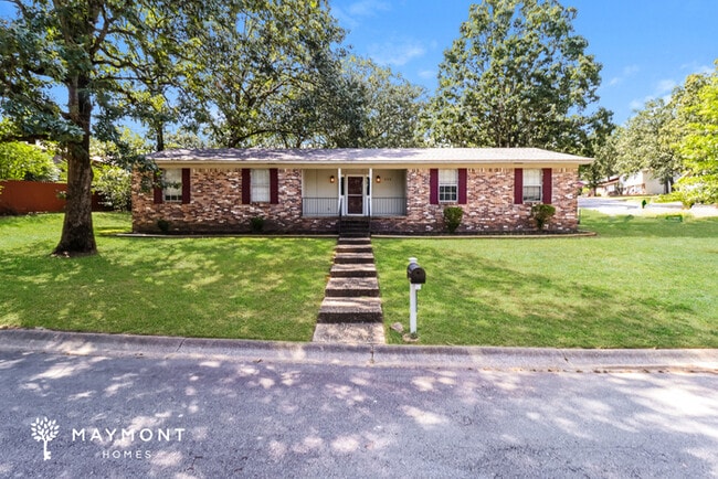 Building Photo - 204 Corkwood Dr