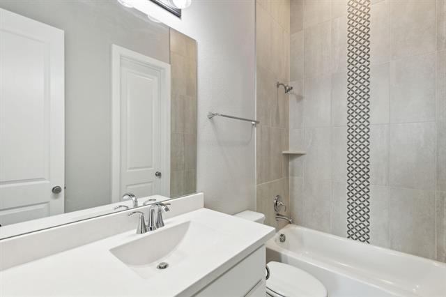 Building Photo - 4131 Sandhills Ln
