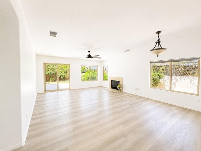 Building Photo - 74220 El Cortez Way