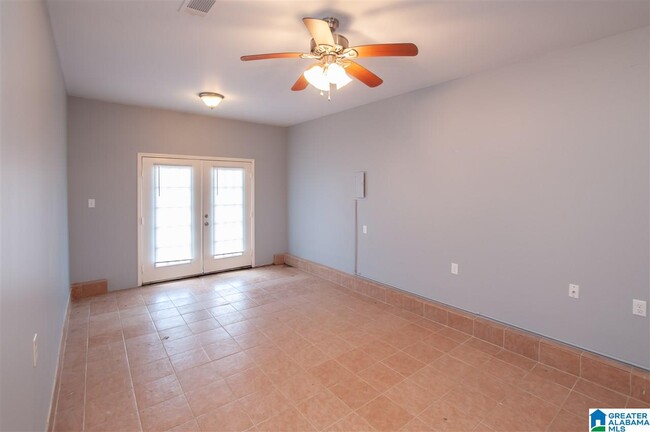 Building Photo - 2850 Brooklane Dr