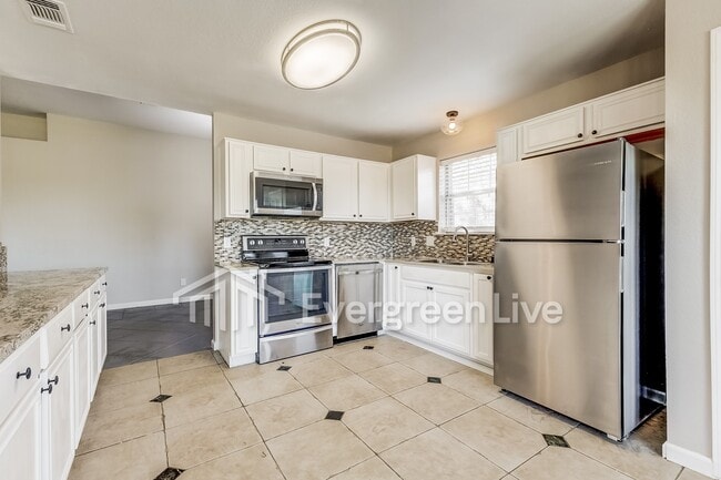 Building Photo - 4643 Yellowleaf Dr