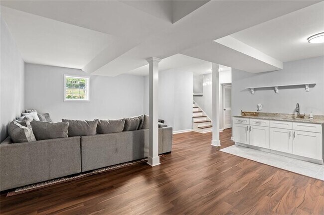 Building Photo - 3334 Romelie Dr