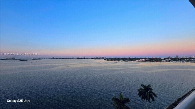 Building Photo - 1625 Kennedy Cswy