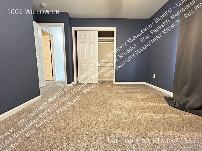 Building Photo - 1006 Willow Ln