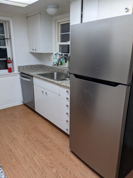 Building Photo - 734 Trephanny Ln