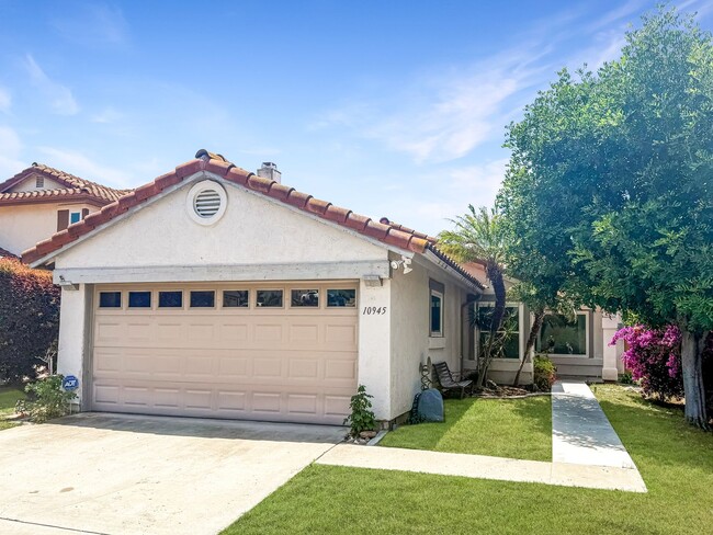 Primary Photo - Beautiful 3B/2BA House w/ Attached Garage ...