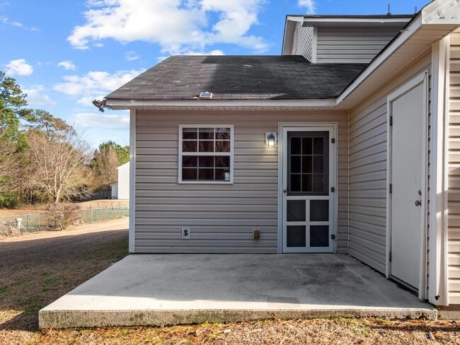 Building Photo - Welcome to Marsh Oaks!