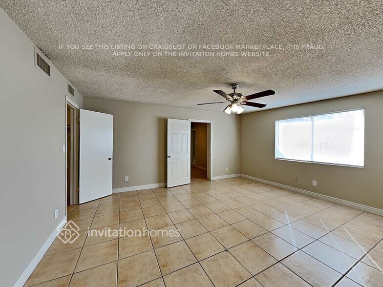 Building Photo - 4534 W Mitchell Dr