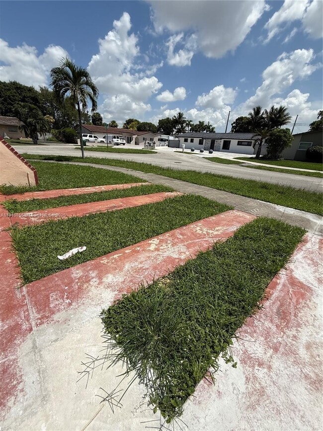 Building Photo - 9824 SW 26th Terrace