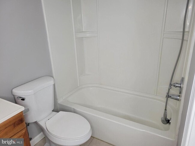 Building Photo - 2904 Saxony Dr