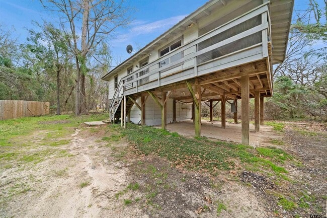 Building Photo - 20973 Lakeview Dr