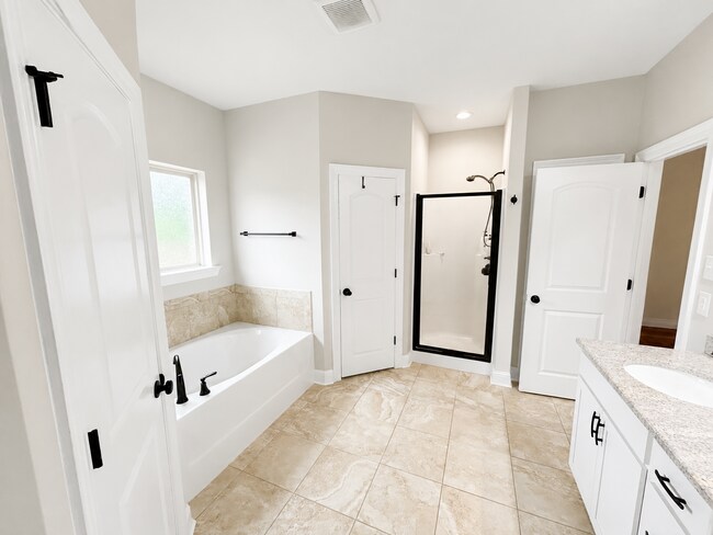 Building Photo - 11660 Brookstone Dr