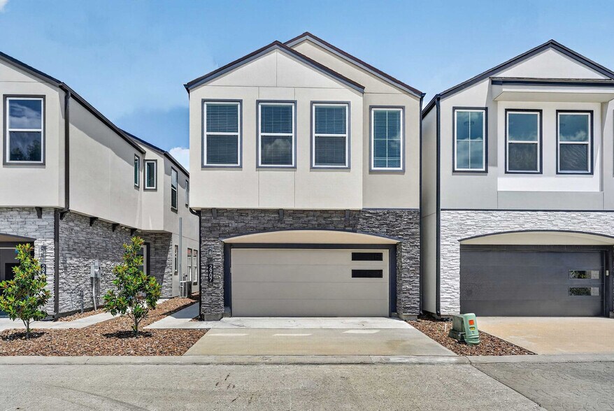 Building Photo - 2909 El Fenice Ln