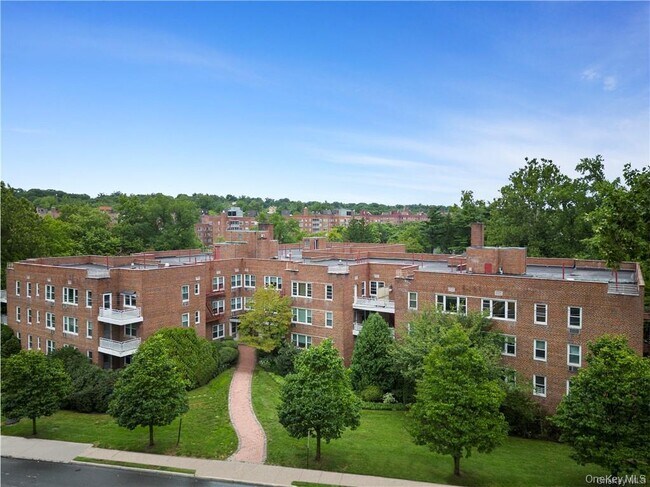 Primary Photo - 700 Scarsdale Ave
