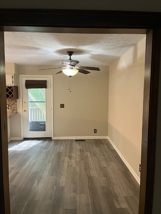 Building Photo - "Charming 2-Bed, 2.5-Bath Townhouse Retreat in Nashville - 1,242 Sq. Ft. of Comfort!" Lawn Care I...