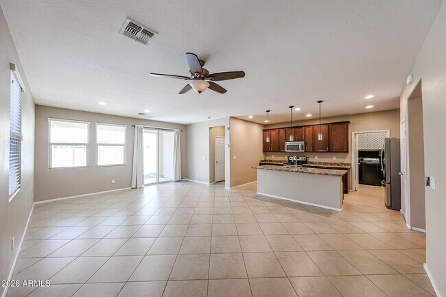 Building Photo - 12041 W Cottontail Ln