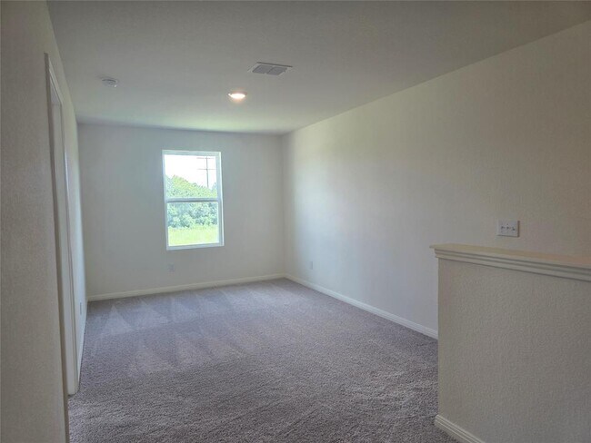 Building Photo - 319 Stonebrook Dr
