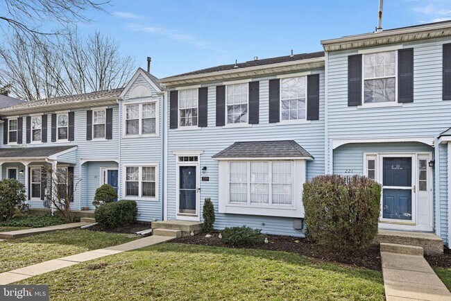 Building Photo - 219 Liberty Dr