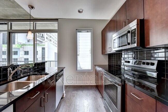 Building Photo - 44 Peachtree Pl NE