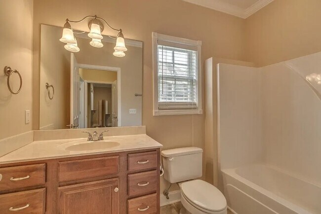 Building Photo - 2208 Stanford Ct