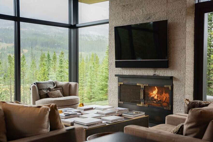 Building Photo - 8251 Windsor Hill Blvd