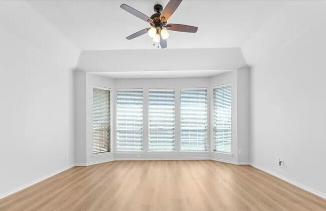 Building Photo - 8404 Hitching Tr