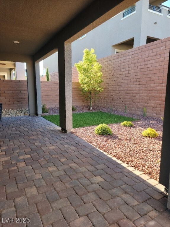 Building Photo - 10688 Silver Pond Ave