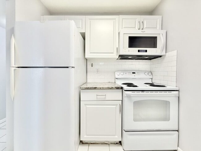 Building Photo - 1799 N Highland Ave