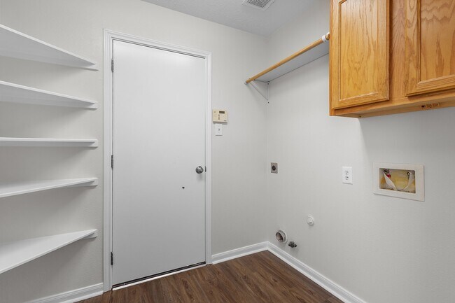 Building Photo - 6222 Founding Dr