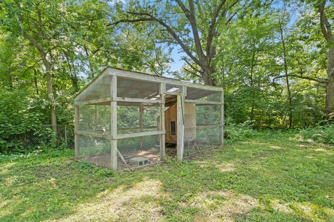 Building Photo - 303 S Glenwood Ave