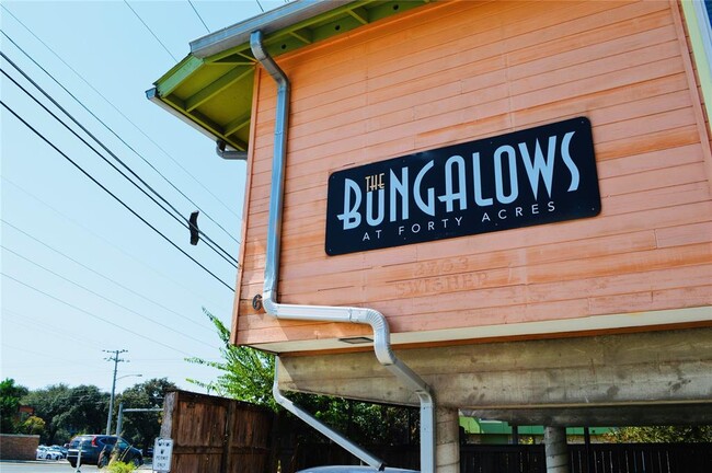 Primary Photo - 2703 Swisher St