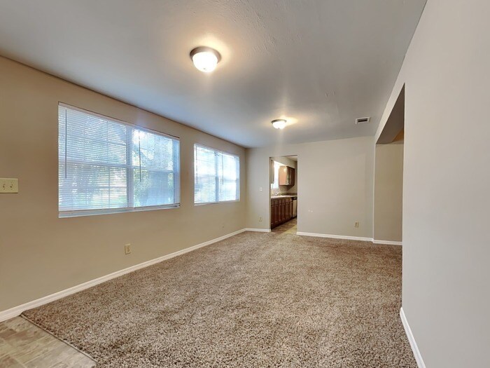 Building Photo - 2005 Figaro Ln