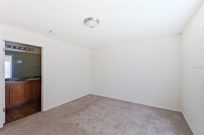 Building Photo - 2920 NE 2nd Ave