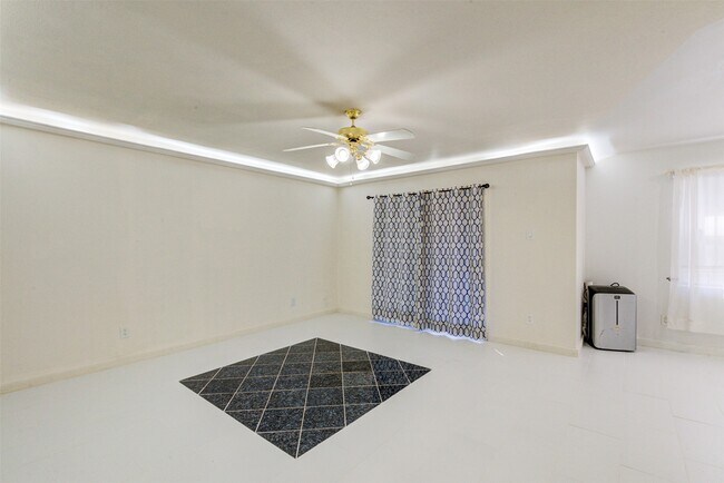 Building Photo - 7900 Westheimer Rd