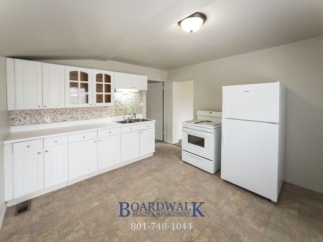 Building Photo - 1768 S 400 E