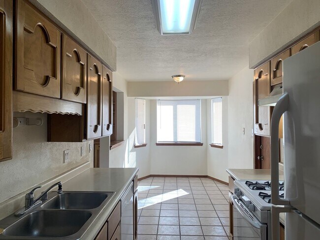 Building Photo - Heritage Hills Rental