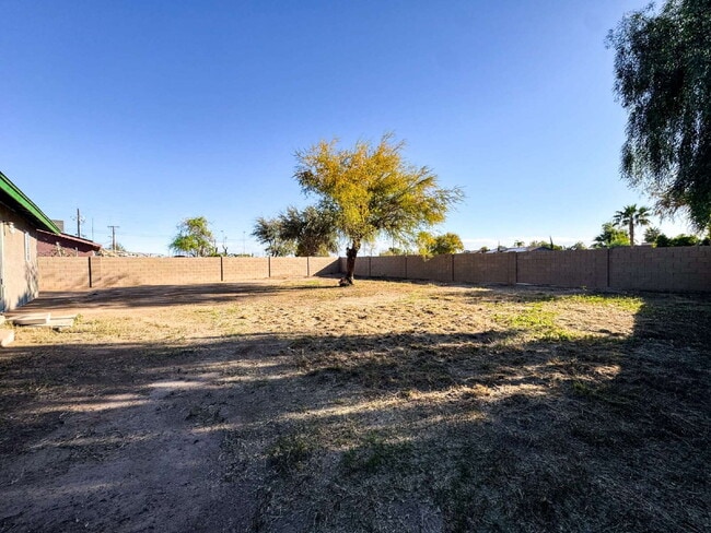 Building Photo - "Spacious 4-Bedroom Home in Yuma with 2 Full Baths!"