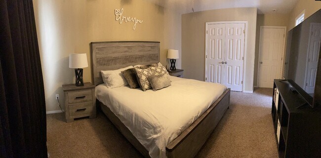 Building Photo - 10413 NW 45th St