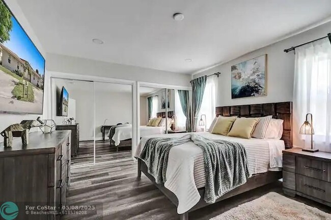 Building Photo - 2411 SW 58th Manor
