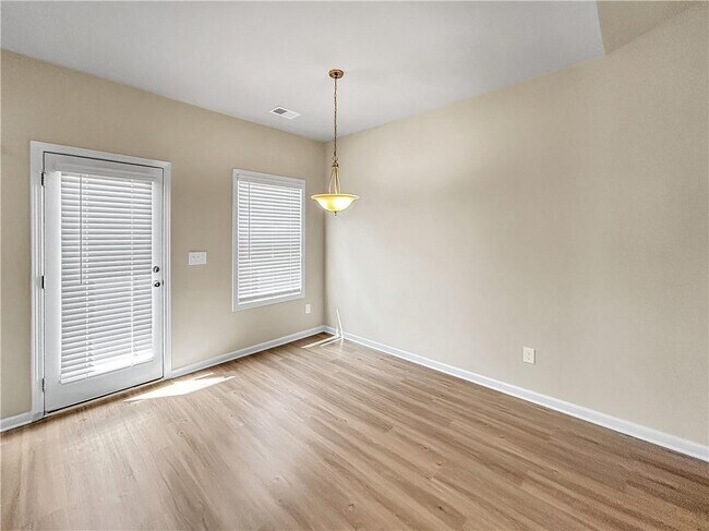 Building Photo - 106 Culver St