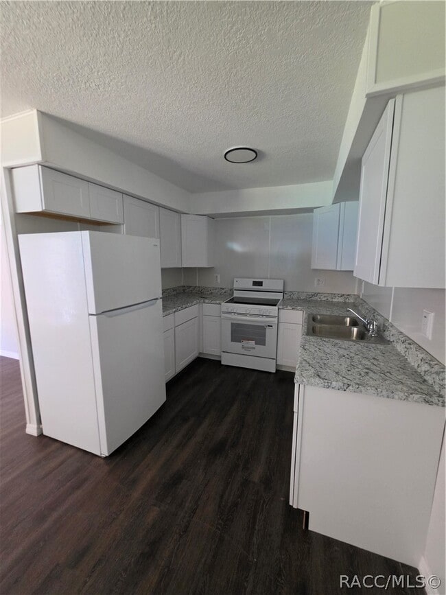 Building Photo - 645 NE 10th St