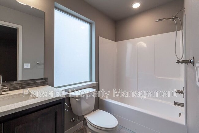 Building Photo - 4313 NE 87th St