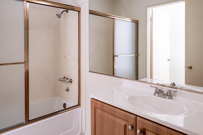 Building Photo - 38860 Cherry Glen Common