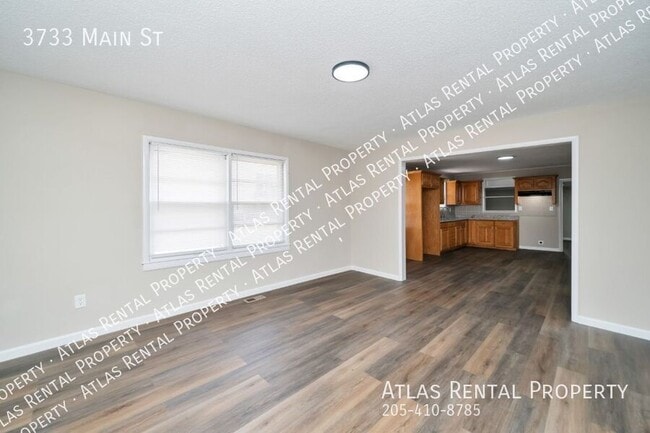 Building Photo - 3733 Main St