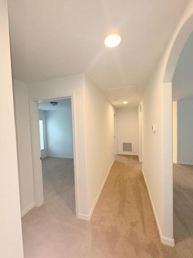 Building Photo - 125 Seattle Trail