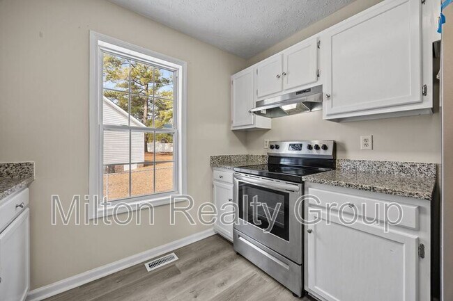 Building Photo - 1421 Matilda Ct