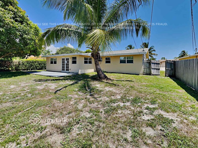 Building Photo - 122 SE 29th Ave