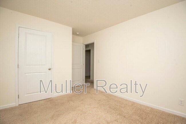 Building Photo - 173 Ash Ave