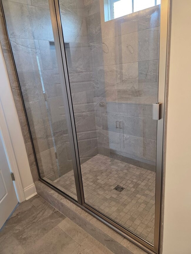 Building Photo - What a floor plan!!  Like new and ready for you!